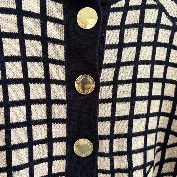 Anne Klein Geometric Knit Shawl Poncho – Gold Button Cape, Size M - Picture 5 of 7